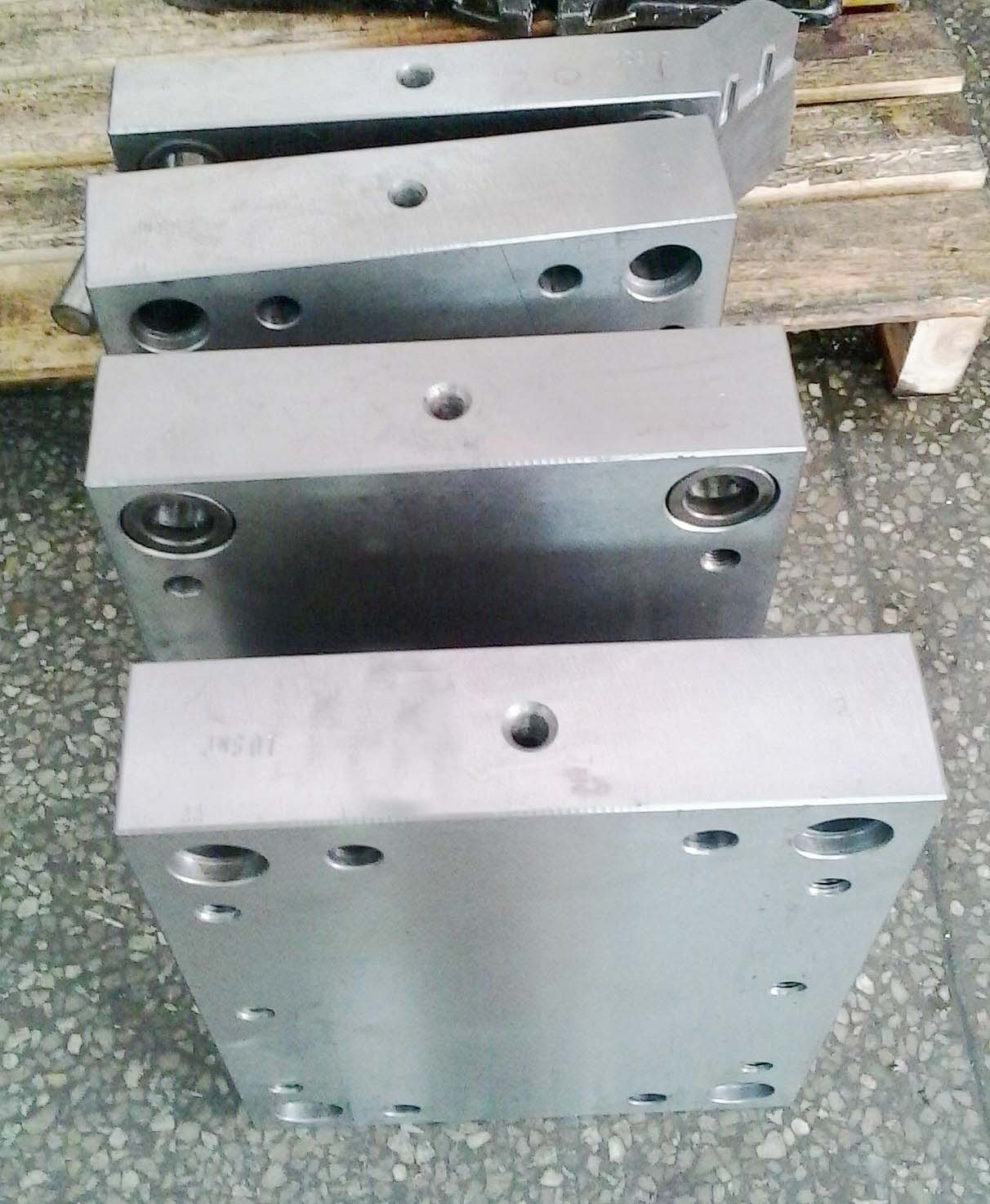 精密模具制造與塑膠注塑、吹塑模的應用