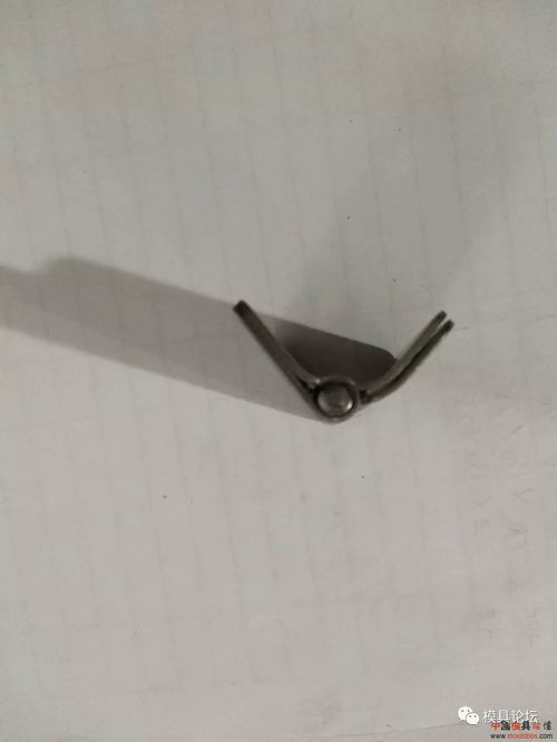 連續模中兩層疊料帶料的工藝方法