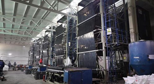 新疆阿勒泰市 農(nóng)資企業(yè)開足馬力生產(chǎn)